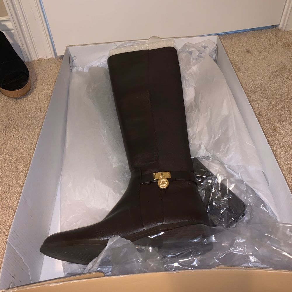 Boots - Picture 2 of 4